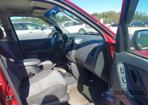 2004 Ford Escape Xls из США, поврежденный, VIN 1FMCU02134DA04514